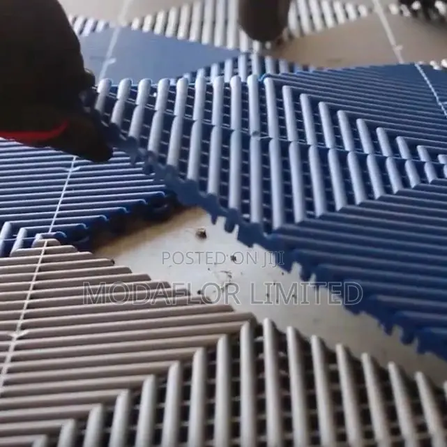 Oil Stain Resistant Garage Mats – Interlocking Rubber
