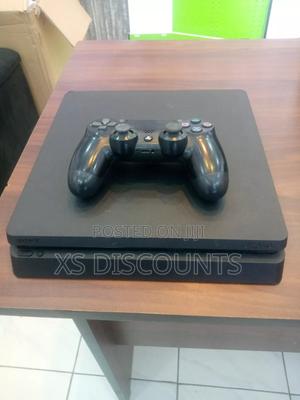 Ps4 Slim With 1 Pad - main view