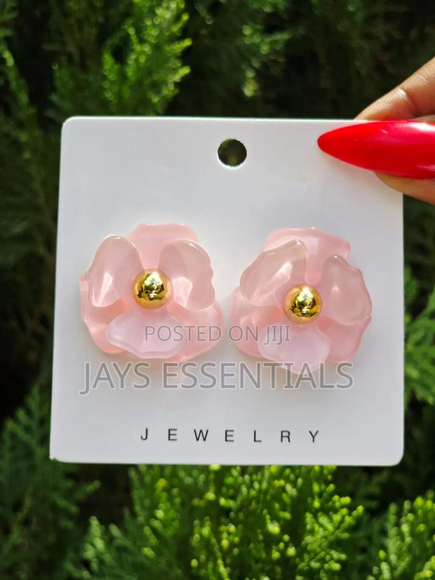 Classic and Trendy Earrings for All Styles - thumbnail 12