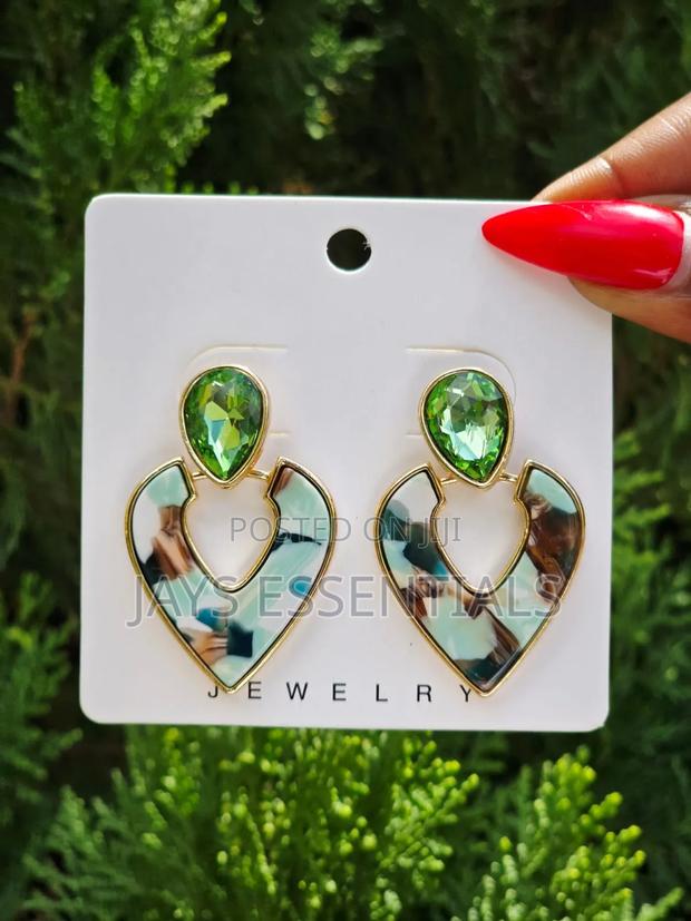 Classic and Trendy Earrings for All Styles - thumbnail 16