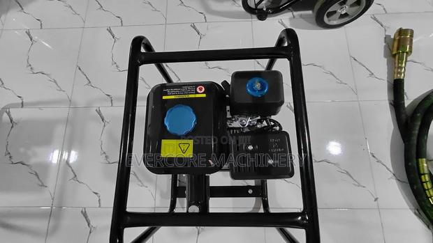Kato Germany Heavy Duty Poker Vibrator Machine 8hp - thumbnail 4