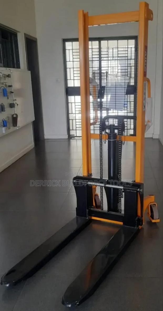 Aico Japan Manual Stacker Capacity 1.5 Tonnes Lifting Height 3 Metres