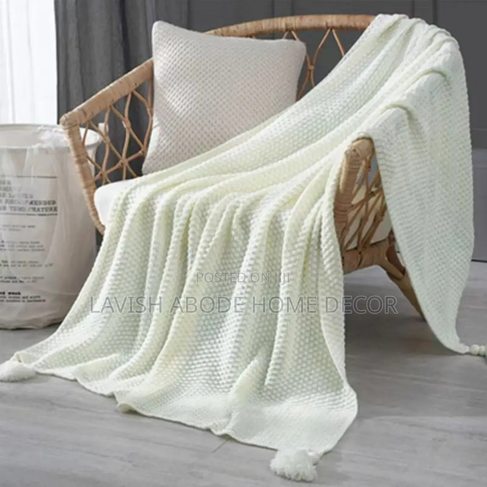 High Quality Knitted Throw Blanket With Tassels
