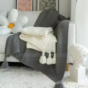 High Quality Knitted Throw Blanket With Tassels
