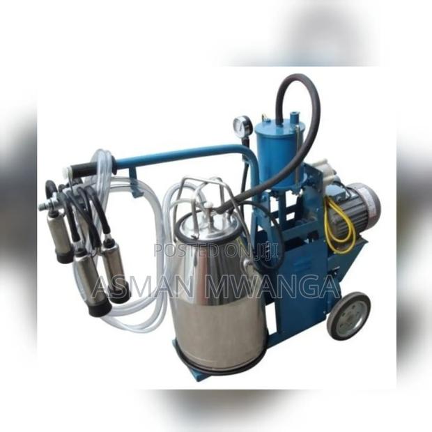 Cow Milker Machine
