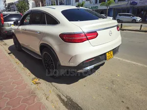 Mercedes-Benz GLE-Class 2019 White