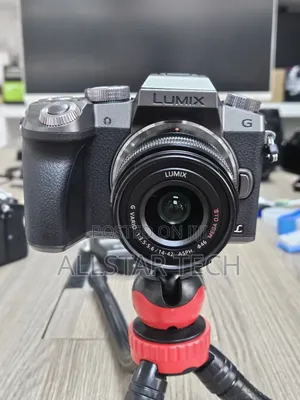 Panasonic Lumix G7 Mirrorless Camera With 14-42mm Lens