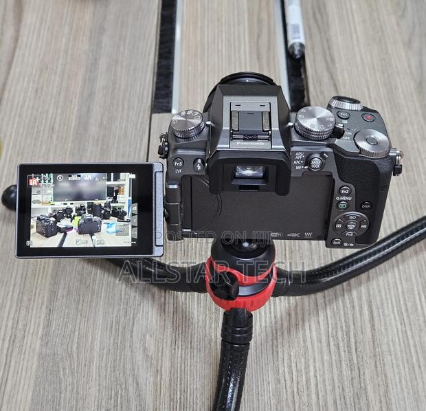 Panasonic Lumix G7 Mirrorless Camera With 14-42mm Lens - thumbnail 3