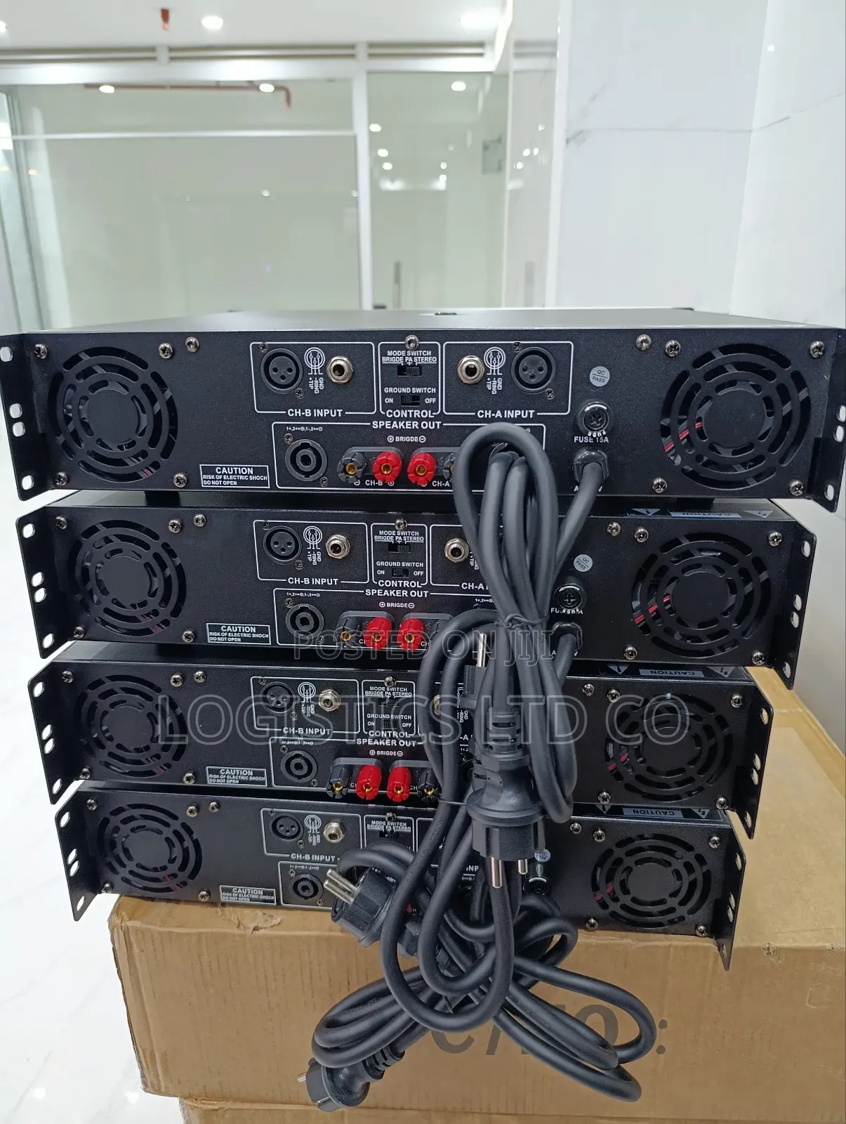 2u Peavey Cs 4080hz Power Amplifier (4080 Watts) 40 Transistors