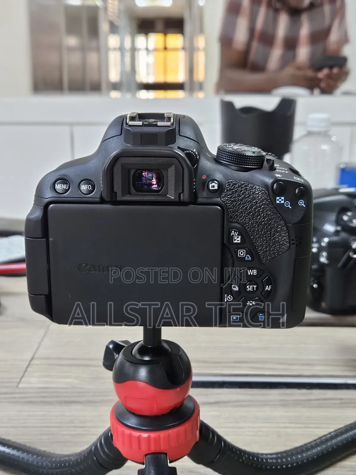 Canon Eos Rebel T5i DSLR Camera +Kit 18-55mm