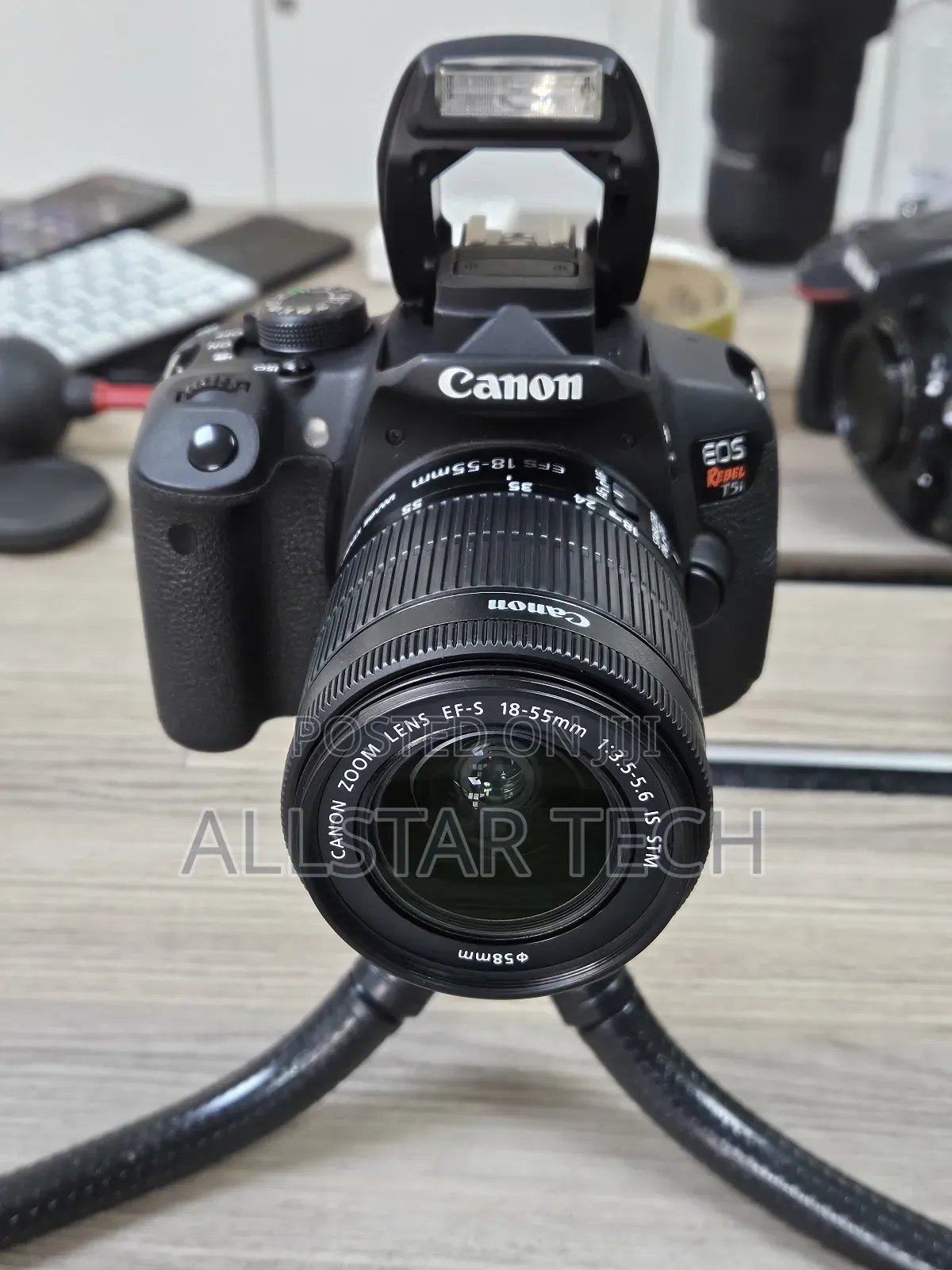 Canon Eos Rebel T5i DSLR Camera +Kit 18-55mm