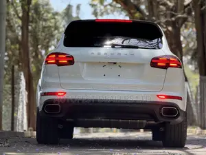Porsche Cayenne Platinum Edition AWD 2018 White