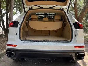 Porsche Cayenne Platinum Edition AWD 2018 White
