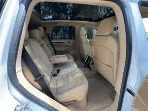 Porsche Cayenne Platinum Edition AWD 2018 White