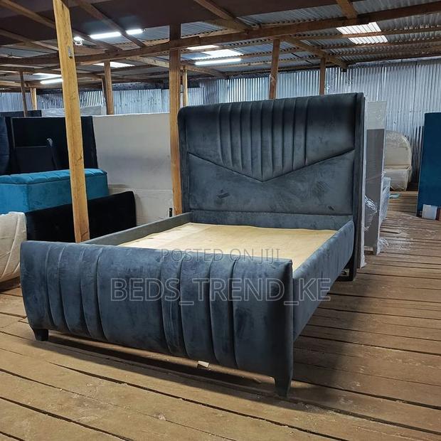 Modern v Bed 5 by 6 Feet - main view