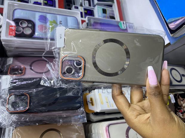 Mocca Strong Magnetic for iPhone 11 +Camera Lens Protector and Stand - main view