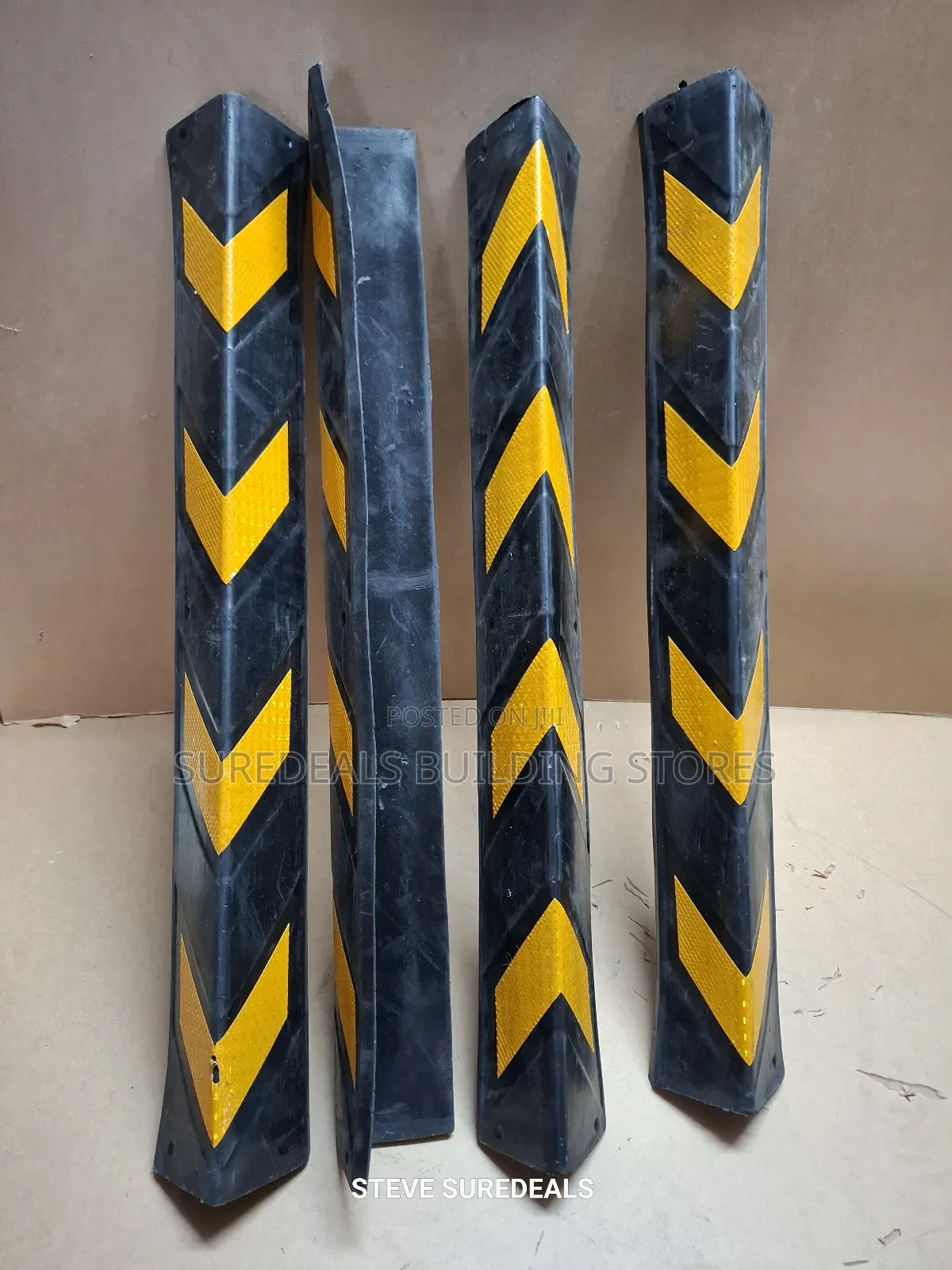 Heavy-duty Rubber Column Corner Guard