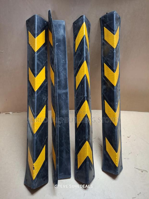 Heavy-duty Rubber Column Corner Guard - thumbnail 2