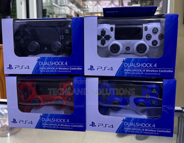 New Unopened Ps4 Pads - thumbnail 2