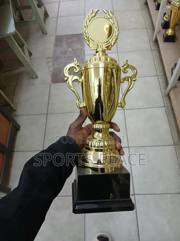 40cm Golden Trophy - main view
