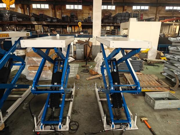Heavy Duty Highrise Scissor Lift Machine 3500kg.