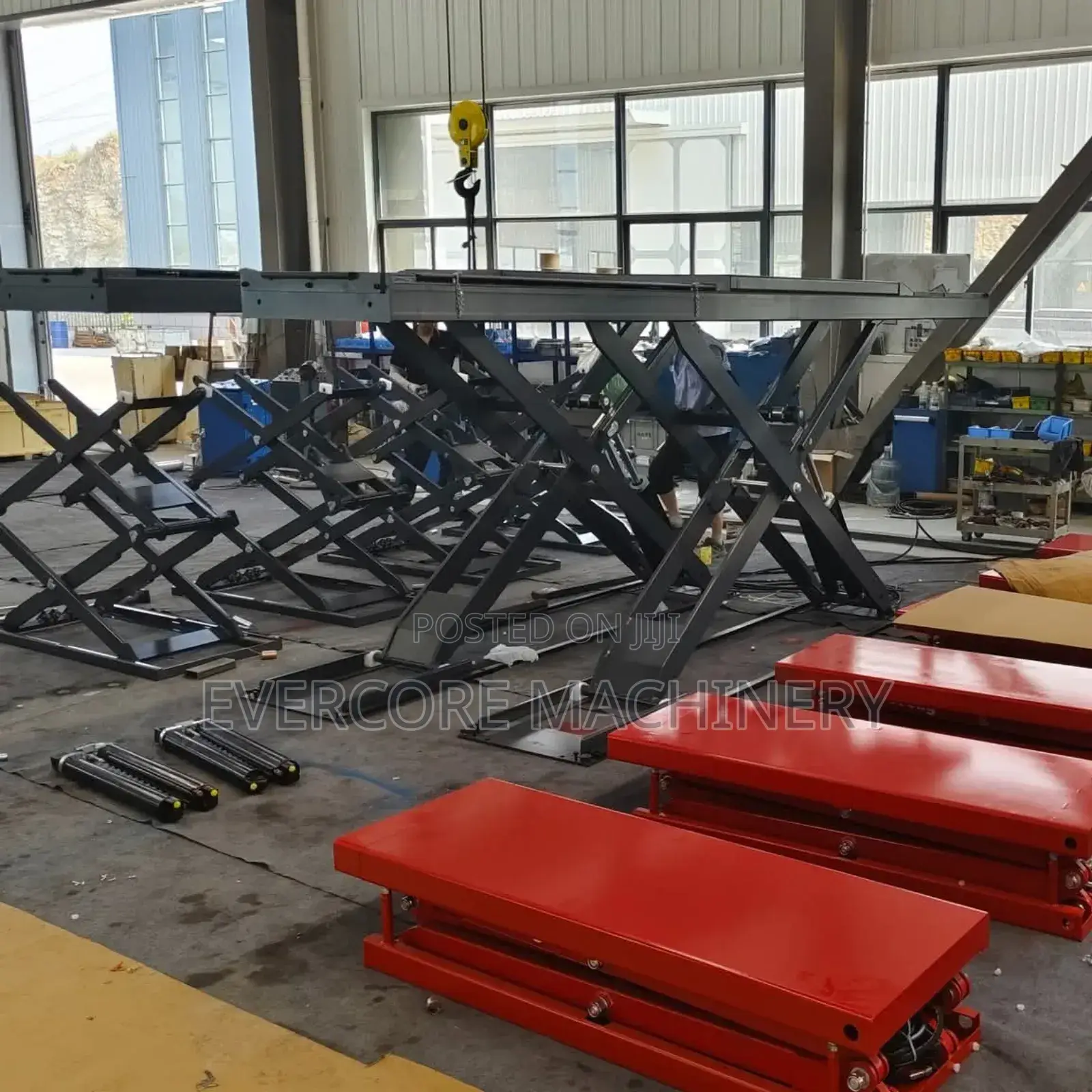 Heavy Duty Highrise Scissor Lift Machine 3500kg.