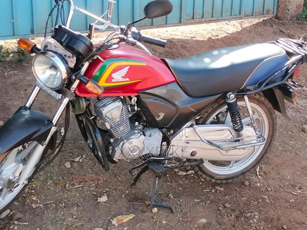 Honda CBR 2023 Red - main view