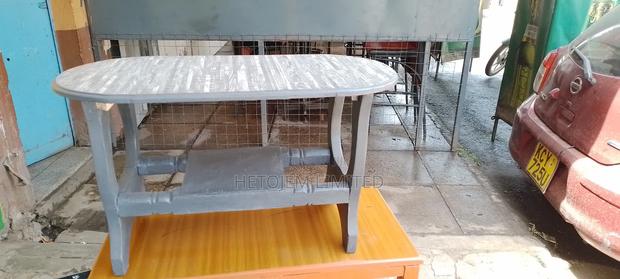 Elegant Small Coffee Table With a Modern, Sleek Design - thumbnail 2