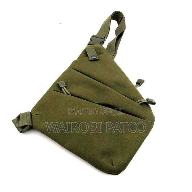 Close Fitting Slung Chest Bags - thumbnail 5
