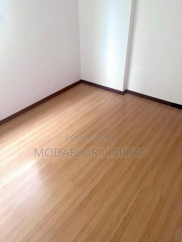 Elegant Laminate Floor Boards for Modern Interiors