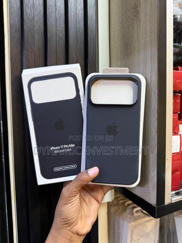 iPhone 17 Pro Max Silicone Case/Cover Camera Compatible With Magsafe