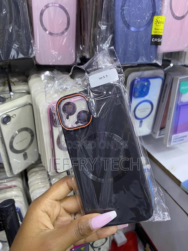 Vofata iPhone 13 Case With Camera Lense Protector and Stand - thumbnail 2