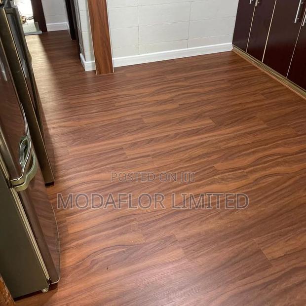 Premium Laminate Floor Boards – Multiple Shades - main view