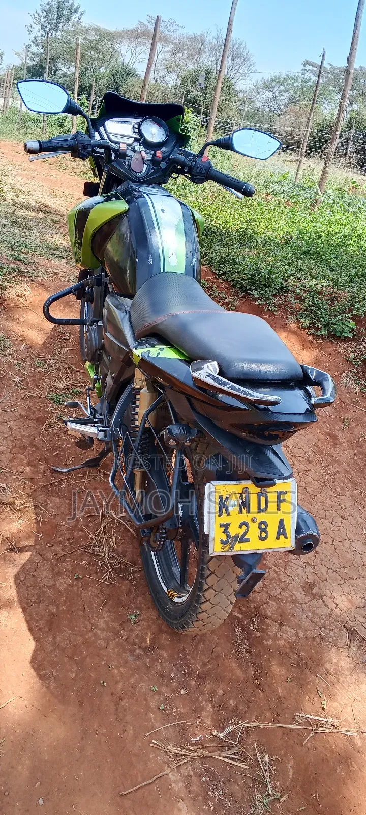 TVS Apache 160 4V 2021 Green