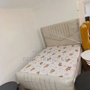 Classic v-Shaped 5 by 6 Ft Bed