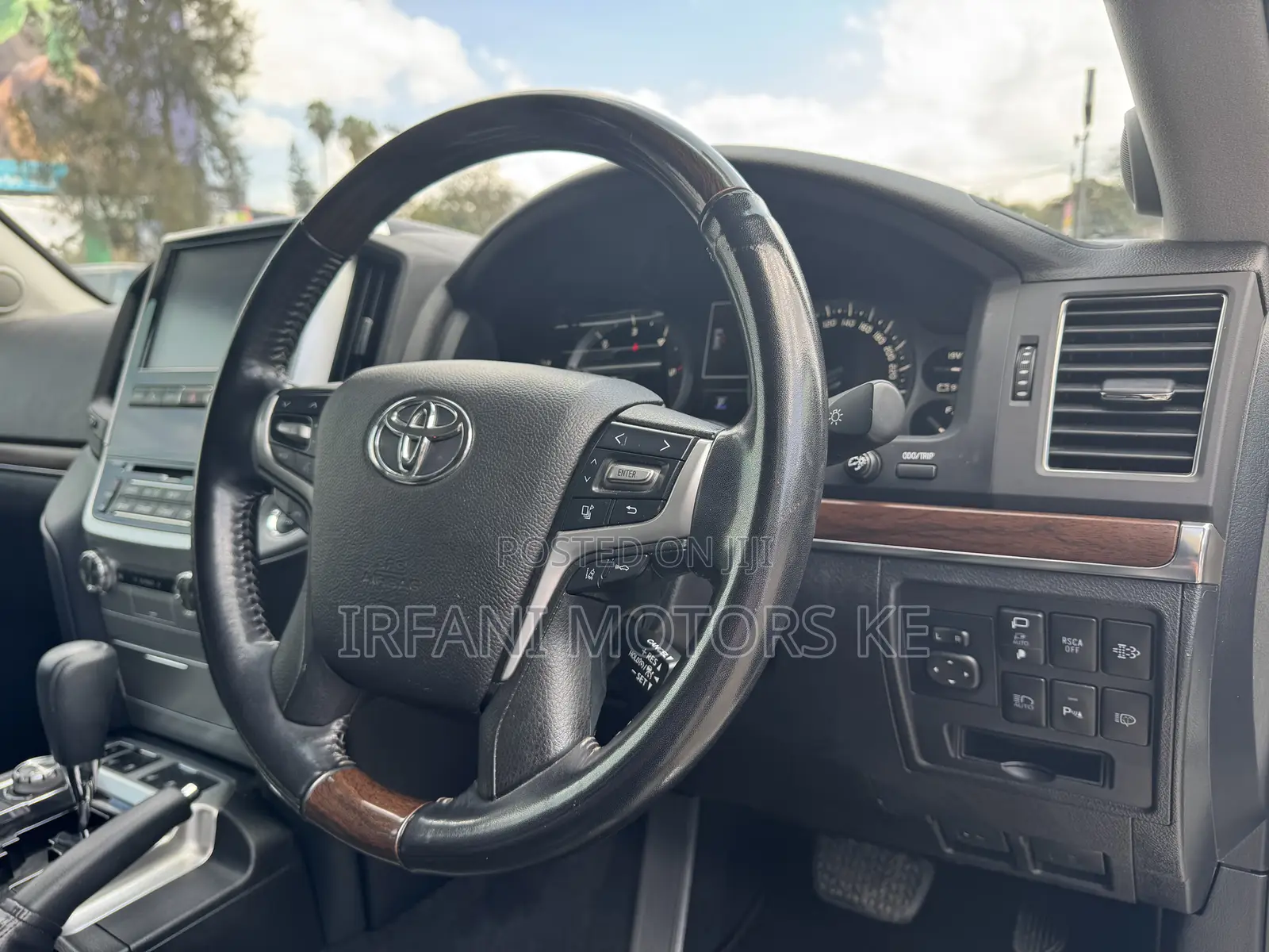 Toyota Land Cruiser 4.5 V8 TD 2018 White