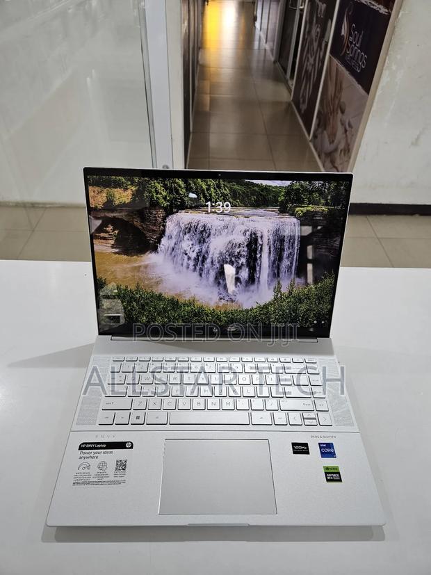 Laptop HP Envy 16 Gaming 16-H1023dx 16GB Intel Core I7 SSD 1T