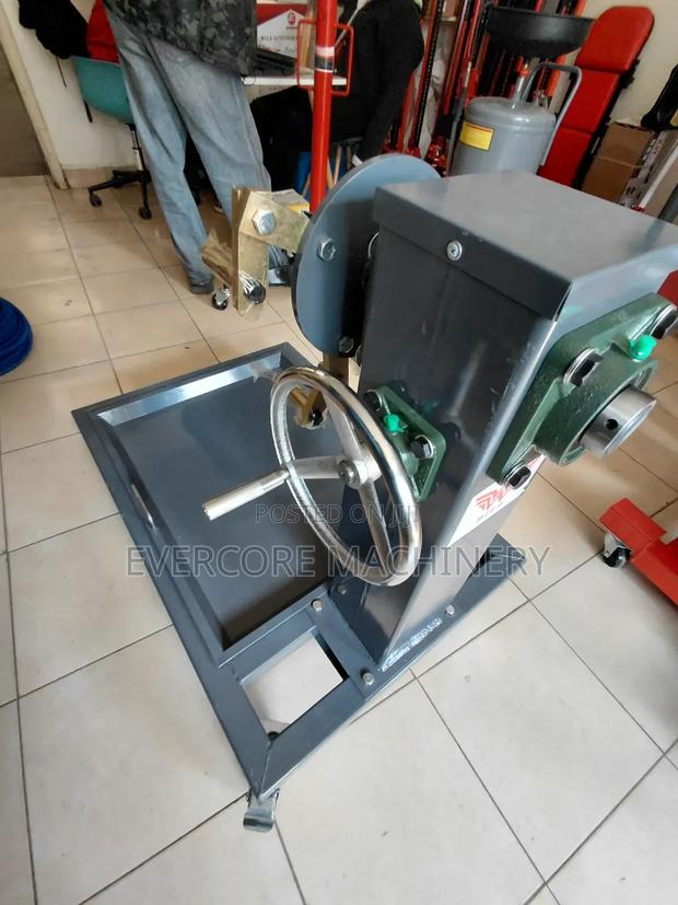 Heavy Duty Manual Big Engine Stand Machine. - thumbnail 2