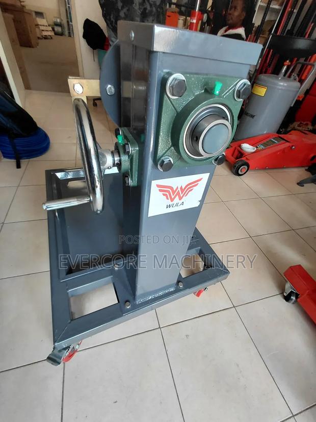 Heavy Duty Manual Big Engine Stand Machine. - thumbnail 3