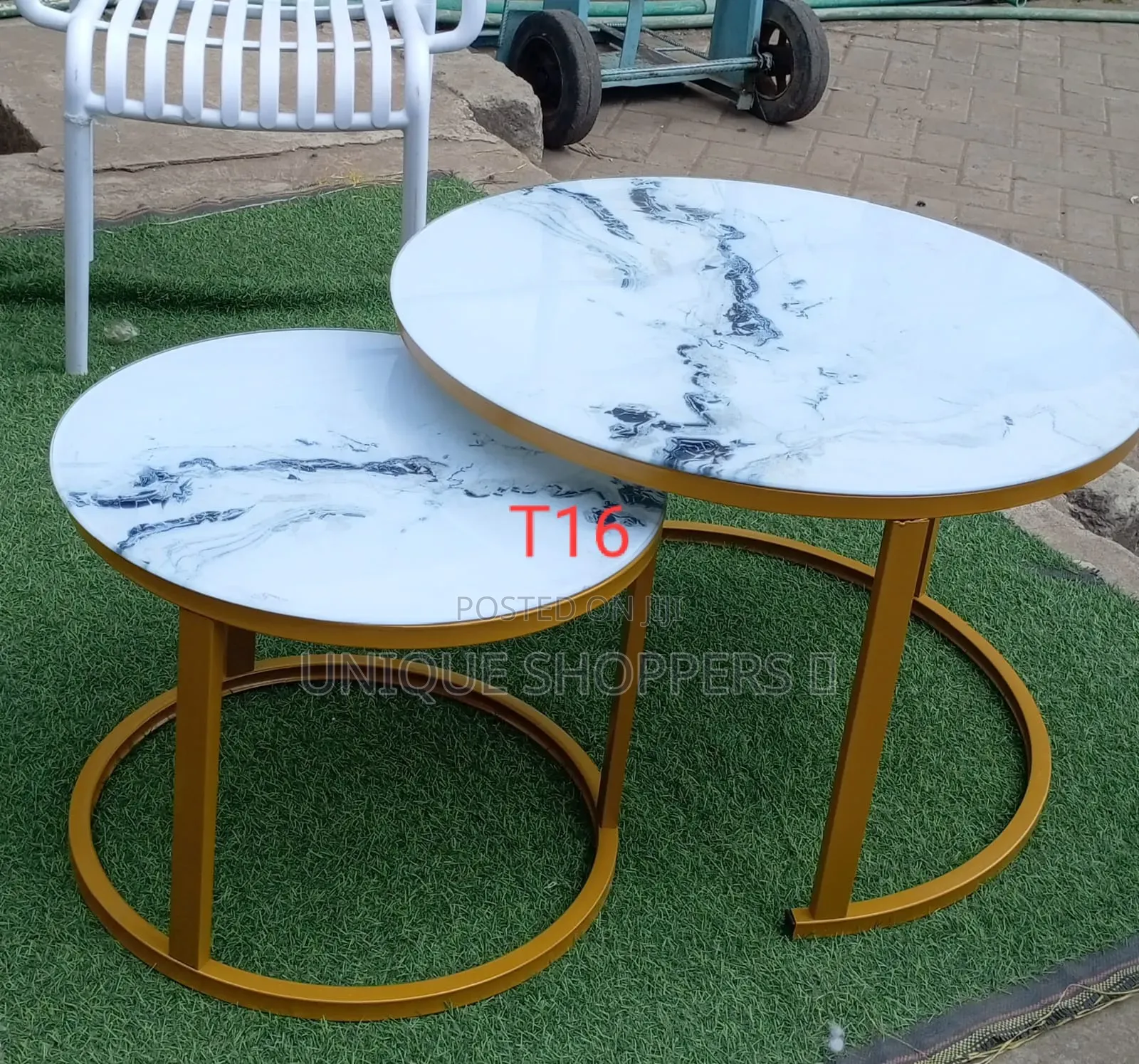 Quality Glass Top Nesting Table