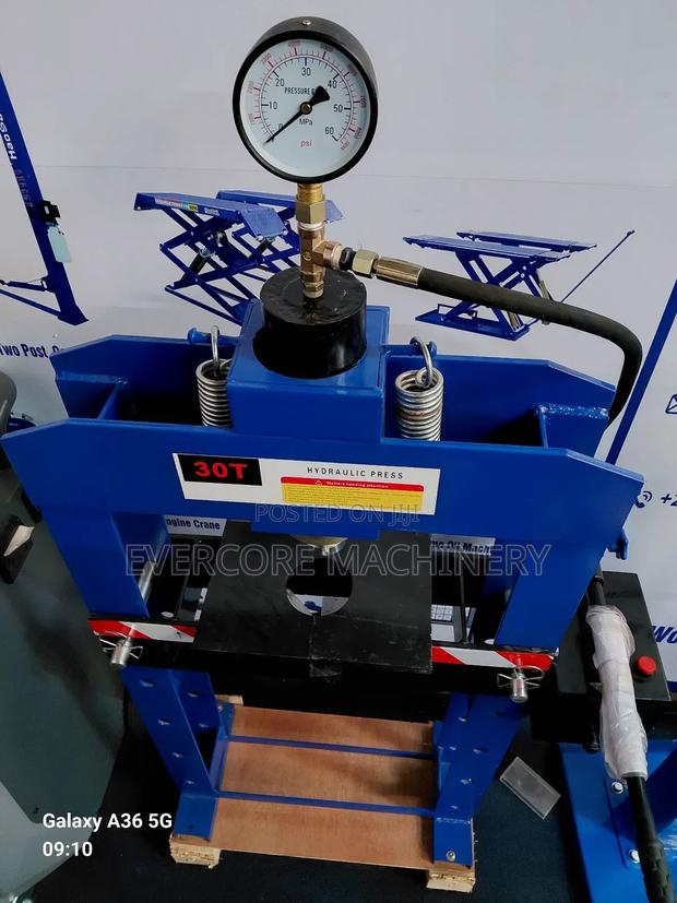 Heavy Duty 30tonne Hydraulic Press Machine Industrial. - thumbnail 3