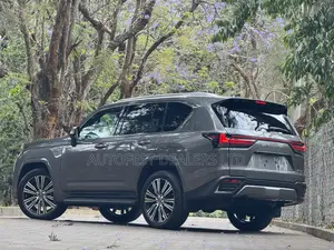 Lexus LX LX 600 2022 Gray