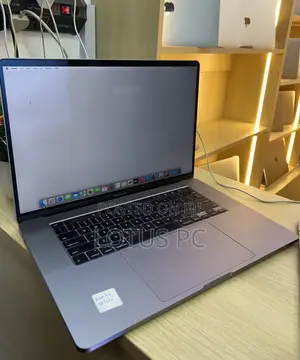 Laptop Apple MacBook 2019 32GB Intel Core I9 SSD 512GB