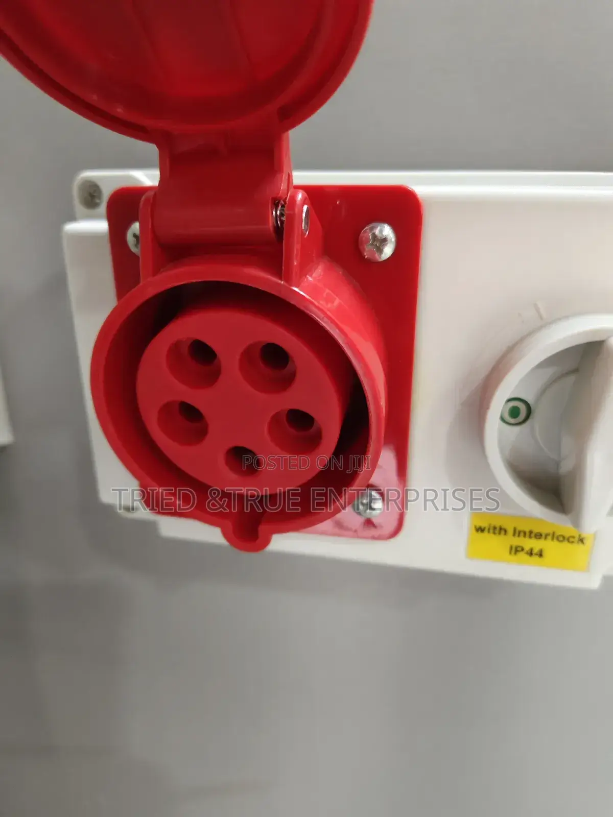Interlock Switch With 5way Industrial Socket