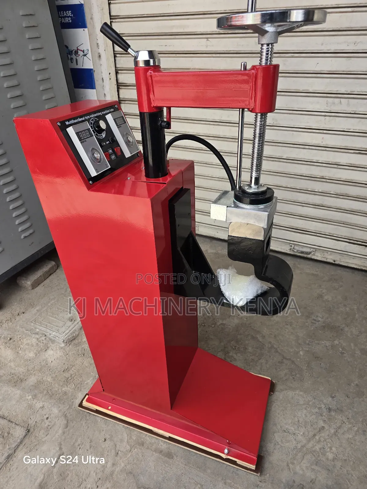 Multifunctional Tyre Vulcanizing Machine