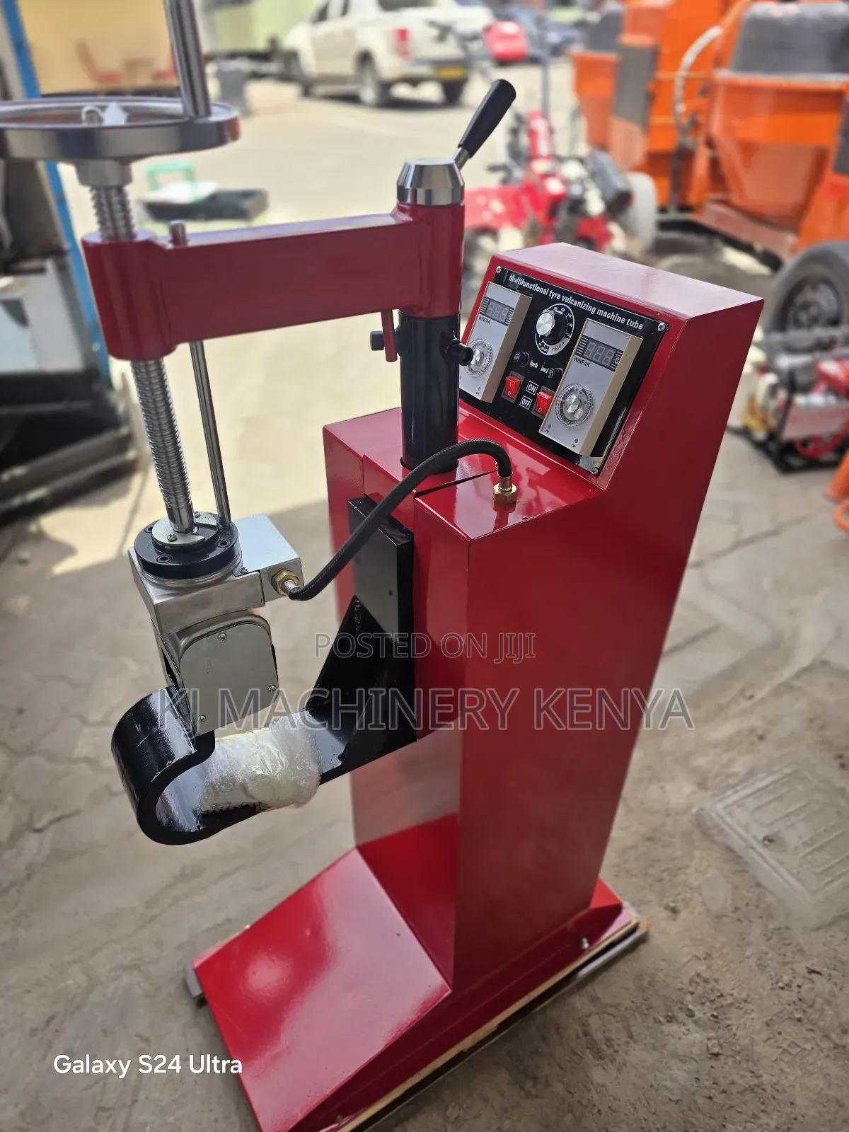 Multifunctional Tyre Vulcanizing Machine
