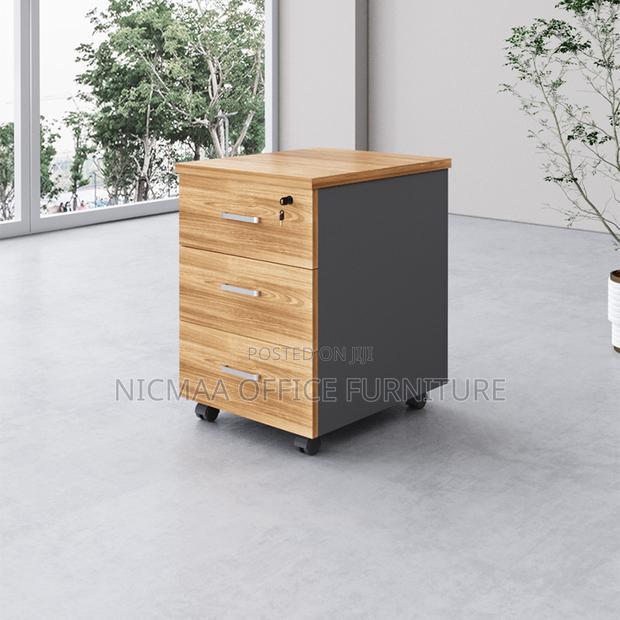 Ideal for Teams Institutions 6-Person Office Workstation - thumbnail 3