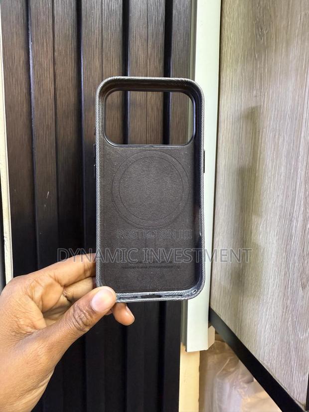 Apple iPhone 17 Pro Techwoven Magsafe Hard Case/Cover-Black - thumbnail 4