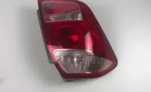 Toyota Ractis 2003-2005 Taillight