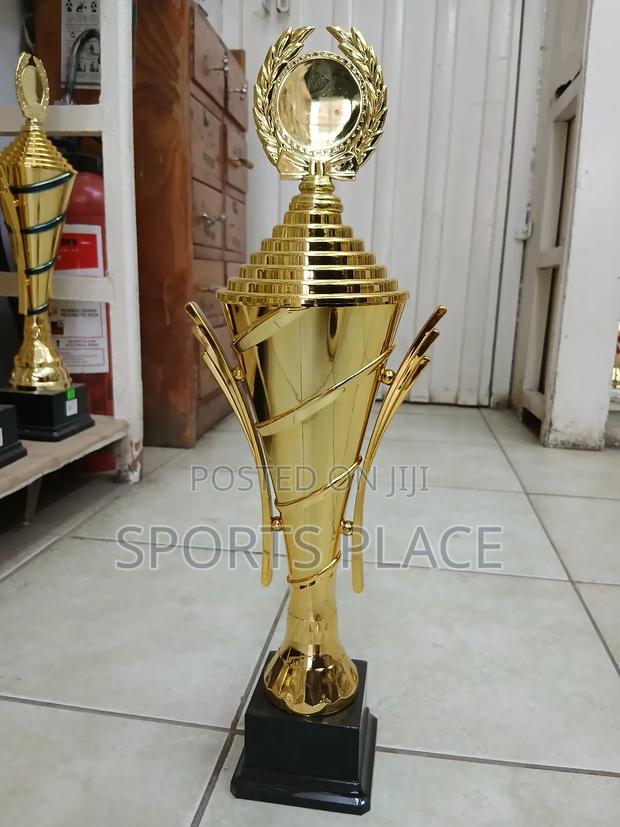 Prestigious 53cm Golden Trophy - thumbnail 2
